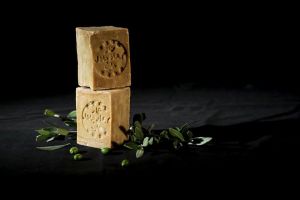 Syrské přírodní mýdlo ALEPPO olivový olej,vavřínový olej, 200g,varianty Carenesse ALEPPO,Natura Germania