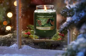 Vonná svíčka Yankee Candle Balsam & Cedar 623 g Vonná svíčka Yankee Candle Balsam & Cedar 623 g