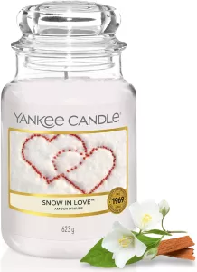 Vonná svíčka Yankee Candle Snow In Love 623 g