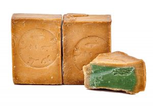 Syrské přírodní mýdlo ALEPPO 3ks á 200g, 90% olivový olej, 10% vavřínový olej NATURA GERMANIA
