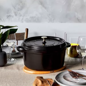 Litinový hrnec s poklicí STAUB La Cocotte, 24 cm / 3,8 l, různé barvy: