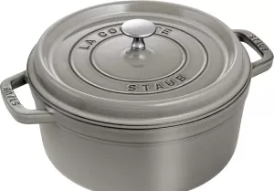 Litinový hrnec s poklicí STAUB La Cocotte, 24 cm / 3,8 l, různé barvy: