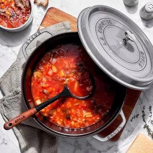 Litinový hrnec s poklicí STAUB La Cocotte, 24 cm / 3,8 l, různé barvy: