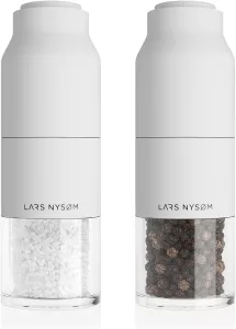 Sada luxusních mlýnků na koření LARS NYSØM, varianty: LARS NYSØM
